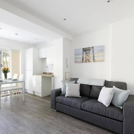 2 Bedrooms Close To The Beach With Garden And Own Entrance ! Brighton Eksteriør billede